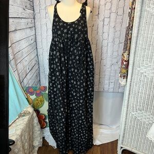 VTG 70’s Black Floral Maxi Dress L